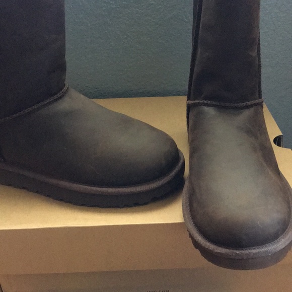 New w classic short leather ugg boot - Picture 11 of 13